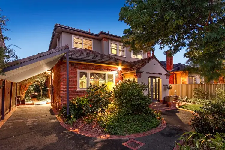16 Poath Road, Hughesdale VIC 3166