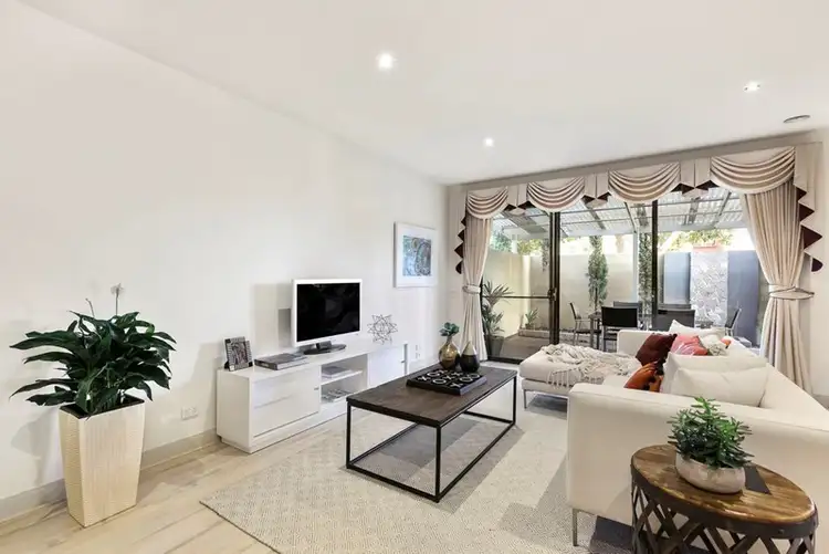 Third view of Homely townhouse listing, 2/162 Kangaroo Road, Hughesdale VIC 3166