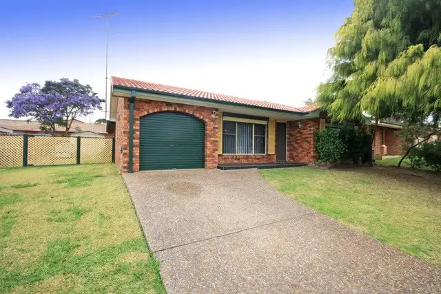 7 Kerema Place, Glenfield NSW 2167