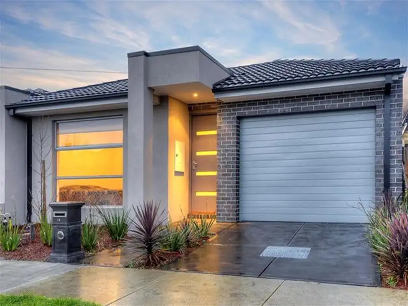 Main view of Homely unit listing, 2B Palm Avenue, Reservoir VIC 3073