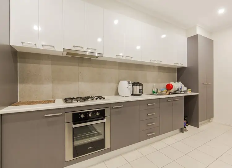 Second view of Homely unit listing, 3/8 Ivanhoe Avenue, St Albans VIC 3021