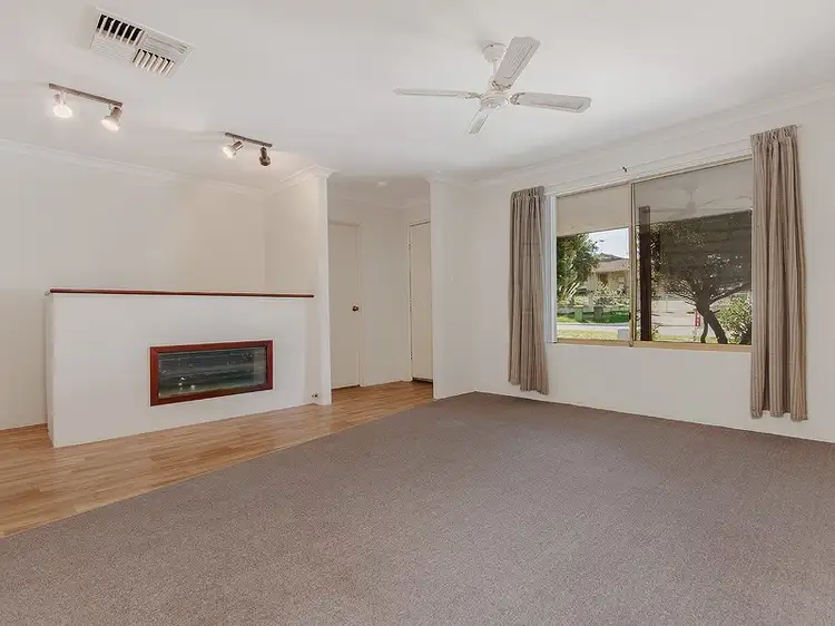 Second view of Homely house listing, 8 Maple Vista, Parmelia WA 6167