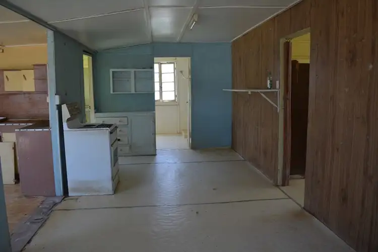 Sixth view of Homely house listing, 10 Aqua Street, Blackall QLD 4472