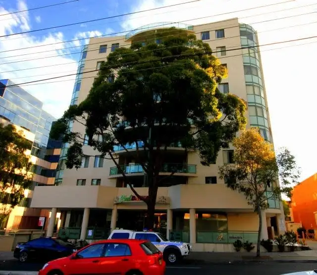 16 Meredith Street