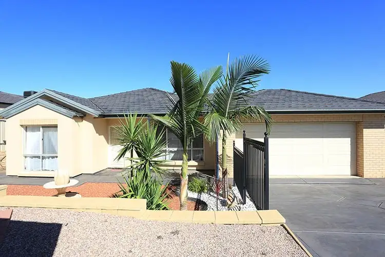 4 Gloucester Drive, Craigmore SA 5114