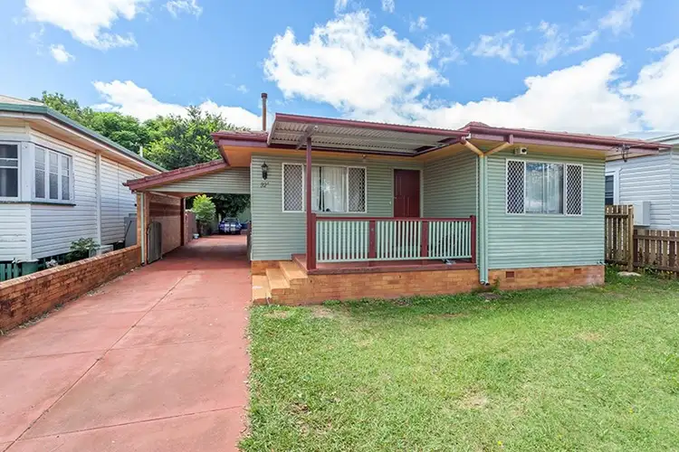 32A Cay Street, Newtown QLD 4350