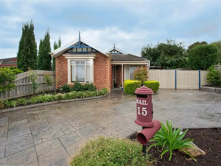 15 Charles-Farrer Court, Mornington VIC 3931
