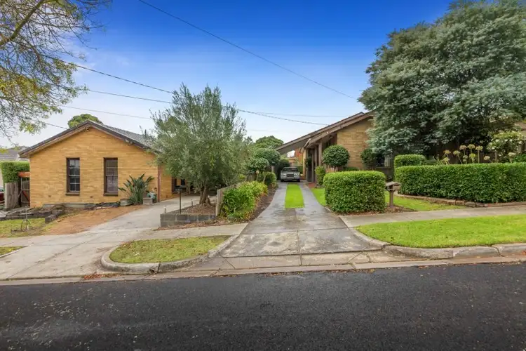 19 Robert Street, Burwood East VIC 3151