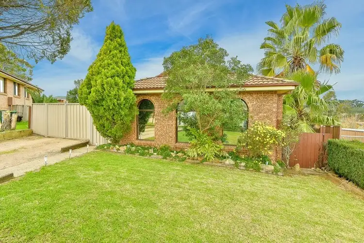 10 Caliban Place, Rosemeadow NSW 2560