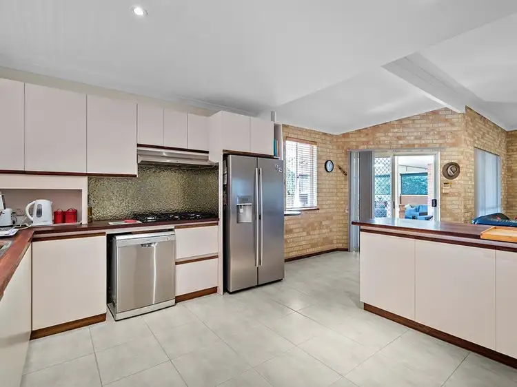 Fifth view of Homely house listing, 10 Mimosa Court, Strathalbyn WA 6530