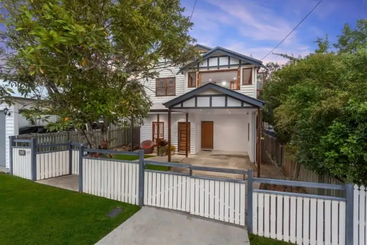17 Eleventh Avenue, Kedron QLD 4031