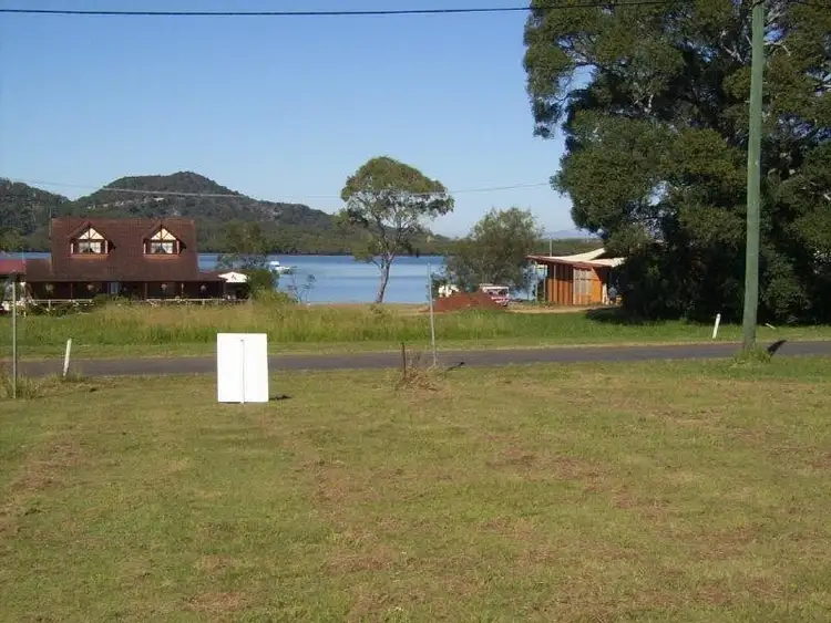 111 Canaipa Point Drive, Russell Island QLD 4184