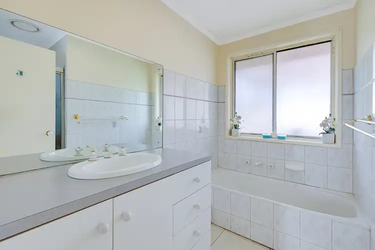 Fifth view of Homely house listing, 4 Kingston Close, Thomastown VIC 3074