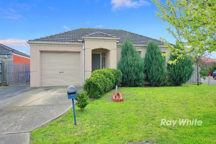 34 Bellbrae Crescent, Cranbourne West VIC 3977
