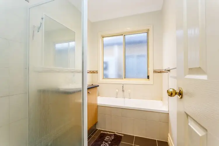 Sixth view of Homely house listing, 2/8 Lorraine Court, Hillside VIC 3037