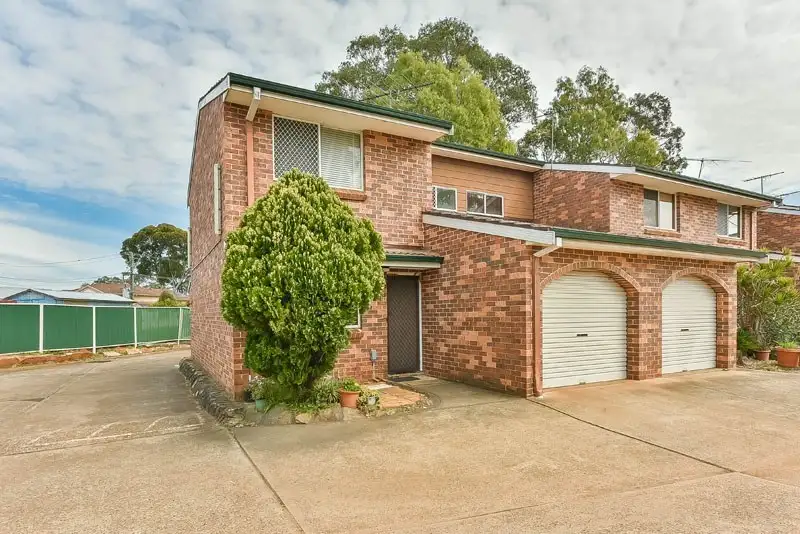 Main view of Homely house listing, 1/18 Hosking Crescent, Glenfield NSW 2167