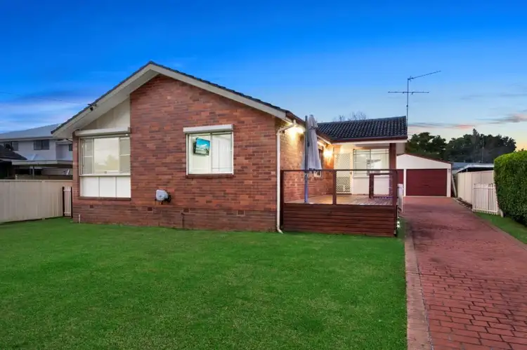 15 Catchpole Avenue, Hobartville NSW 2753