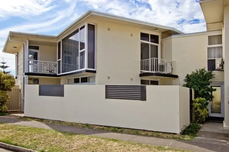 2/66 Seaview Road