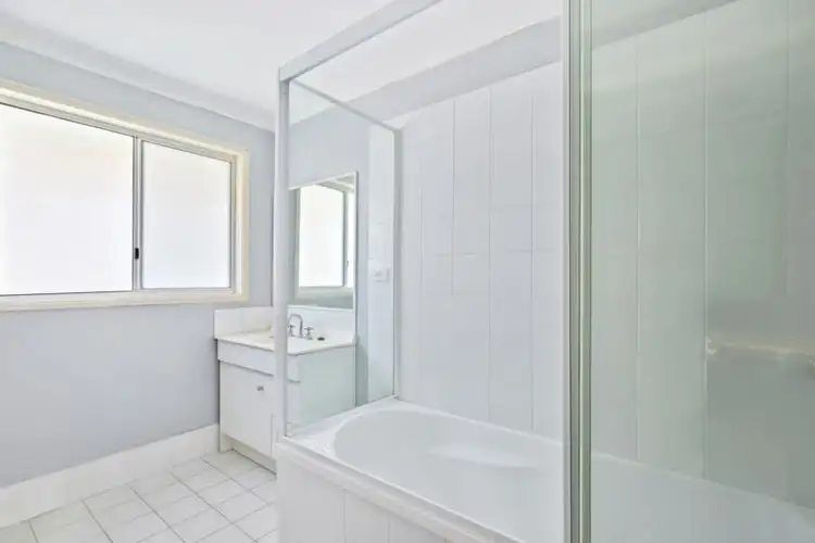 Sixth view of Homely unit listing, 2/4 Coventry Court, Labrador QLD 4215