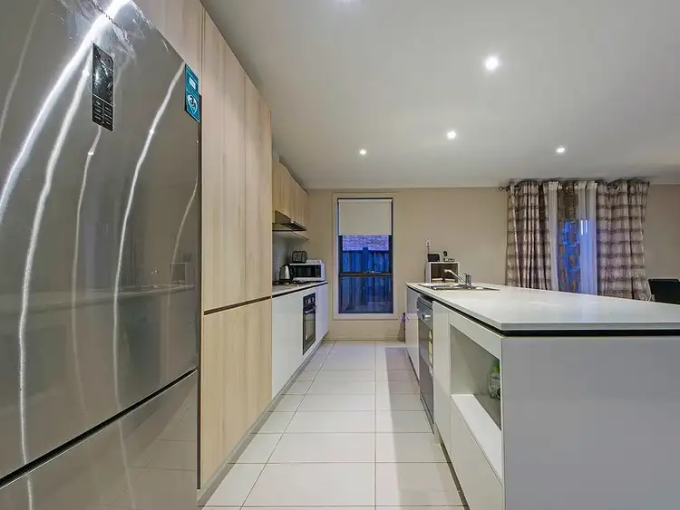 Fifth view of Homely house listing, 10 Lilyturf Drive, Tarneit VIC 3029