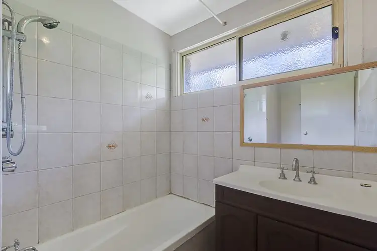Sixth view of Homely house listing, 3 Kaolin Close, Epping VIC 3076