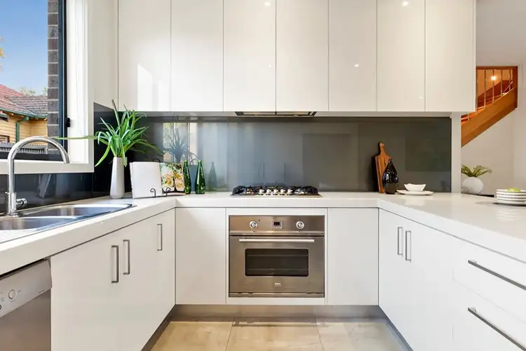Fifth view of Homely townhouse listing, 2/34 Golf Links Avenue, Oakleigh VIC 3166