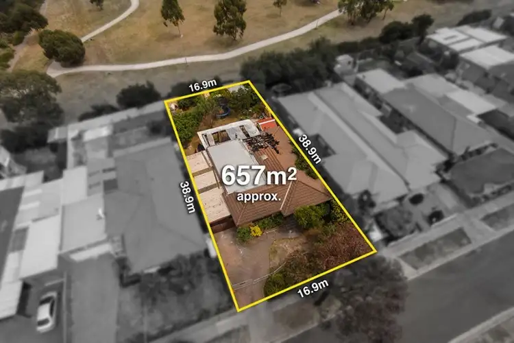 Seventh view of Homely house listing, 30 Bainbridge Close, Craigieburn VIC 3064