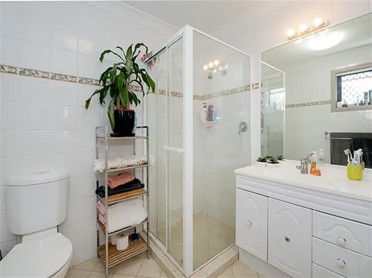 Fourth view of Homely unit listing, 4/24 Collings Street, Balmoral QLD 4171