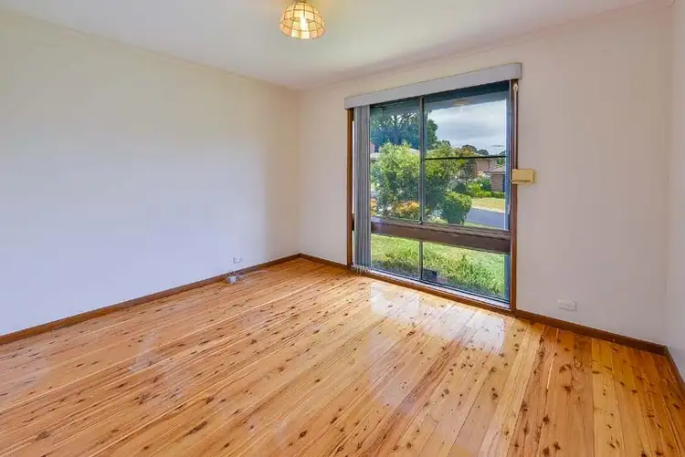 Sixth view of Homely house listing, 3 Squeers Place, Ambarvale NSW 2560