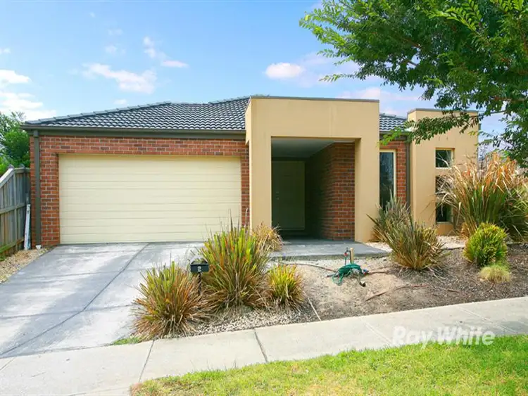 Main view of Homely house listing, 5 Greenview Court, Cranbourne North VIC 3977