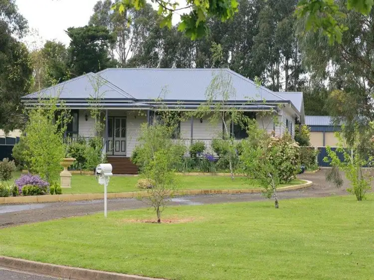 1 Berry Court, Hamilton VIC 3300