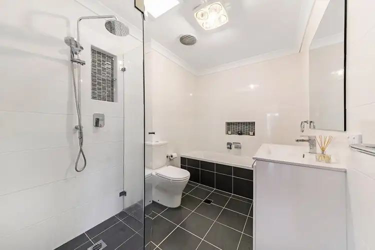 Fifth view of Homely villa listing, 1/13 Bayview Street, Tennyson Point NSW 2111