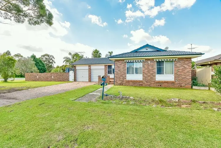 69 Hamlet Crescent, Rosemeadow NSW 2560