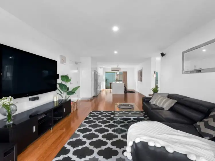 Third view of Homely apartment listing, 2/72 Harcourt Street, New Farm QLD 4005