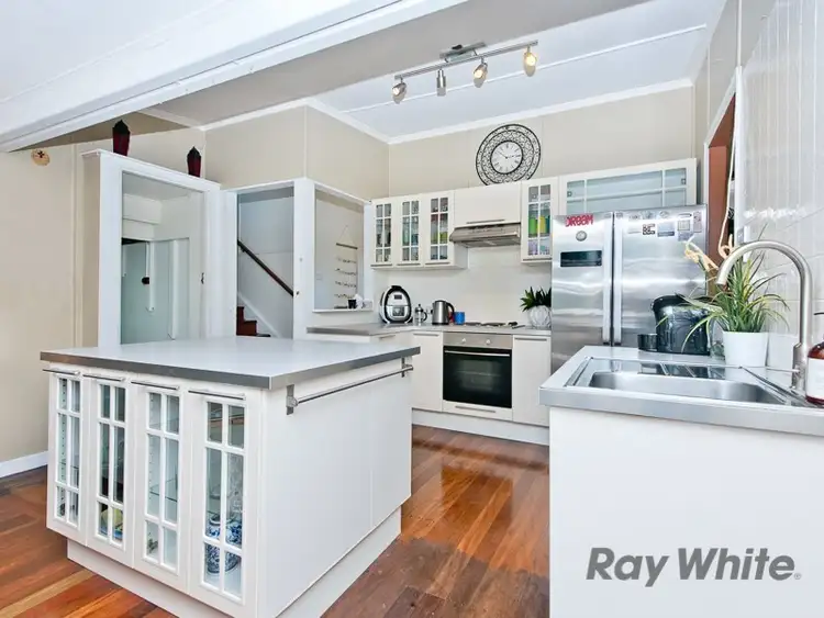 6 Hill Parade, Clontarf QLD 4019