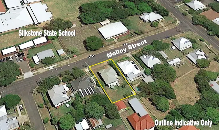 3 Molloy Street, Silkstone QLD 4304