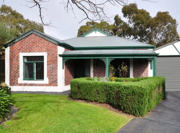 17 Knightsbridge Court, Happy Valley SA 5159