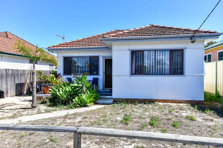 18 Birdwood Avenue, Umina Beach NSW 2257