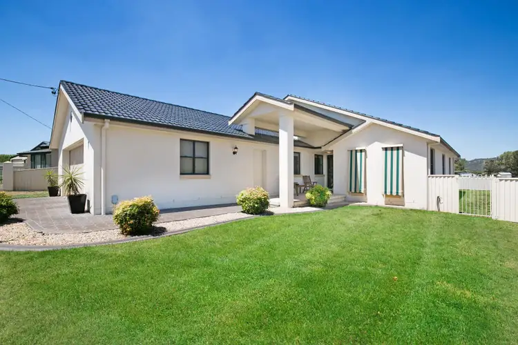 7 Banksia Close, Kootingal NSW 2352