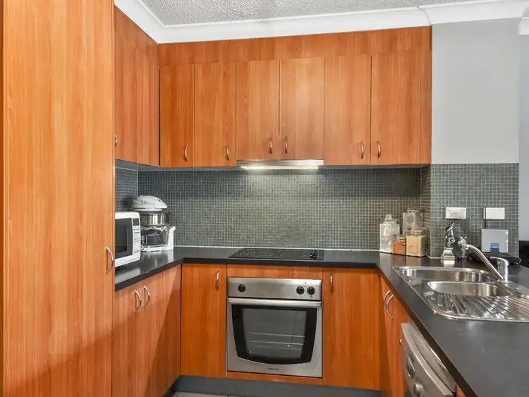 Sixth view of Homely apartment listing, 1003/33 'Pavillions By The Broadwater' Clark Street, Biggera Waters QLD 4216
