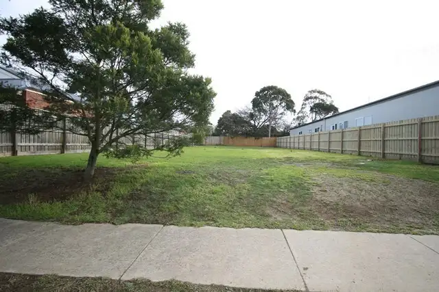 32 Jenner Avenue, Cowes VIC 3922