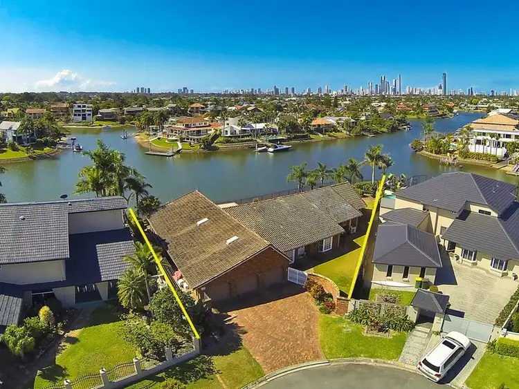 46 Selkirk Avenue, Benowa Waters QLD 4217