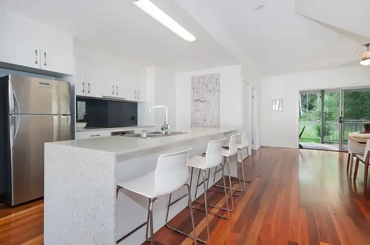 12 Hazelwood Close