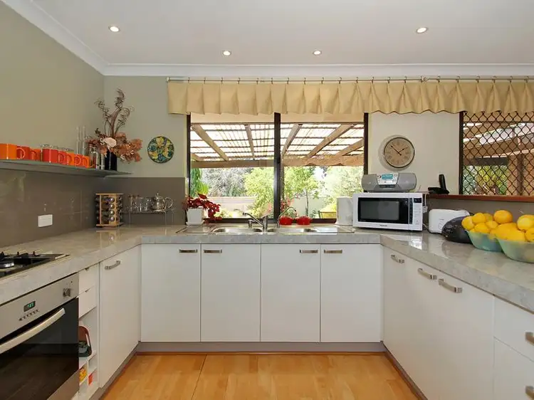 13 Newhaven Heights, Ballajura WA 6066