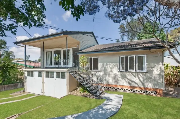 35 Alkina Street, Kenmore QLD 4069