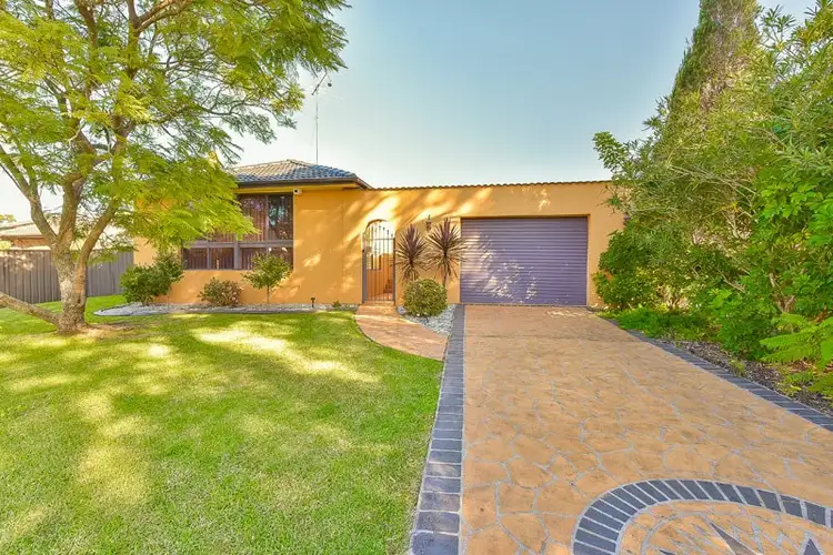 3 Popondetta Place, Glenfield NSW 2167