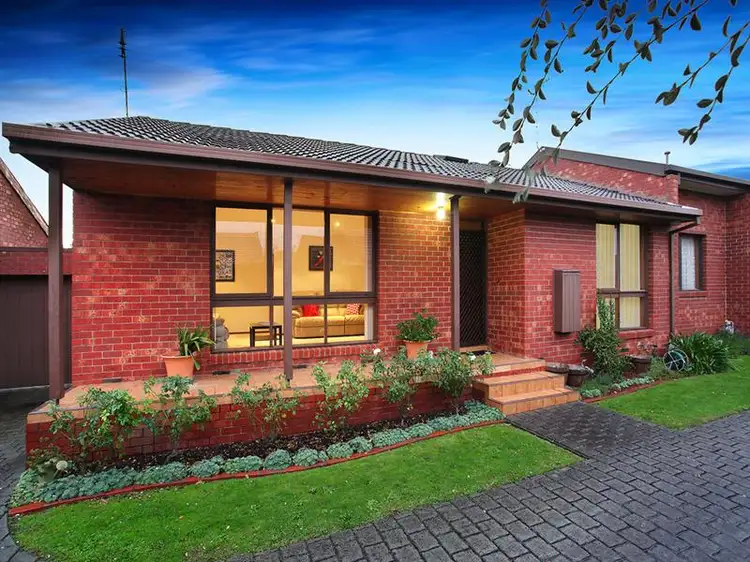 Main view of Homely unit listing, 2/19 Gnarwyn Road, Carnegie VIC 3163