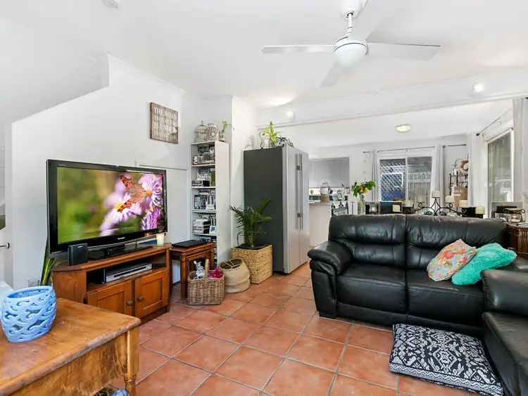 Fourth view of Homely unit listing, 3/1 Margit Crescent, Sunrise Beach QLD 4567