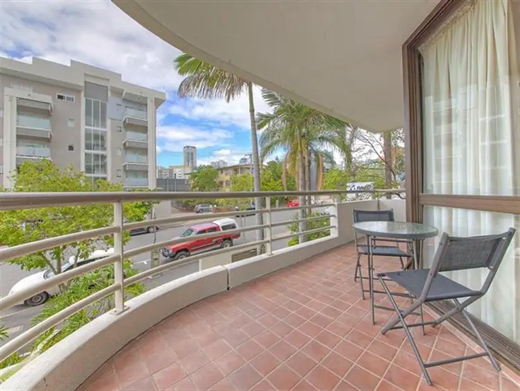 Main view of Homely apartment listing, 4/32 Fortescue Street, Spring Hill QLD 4000