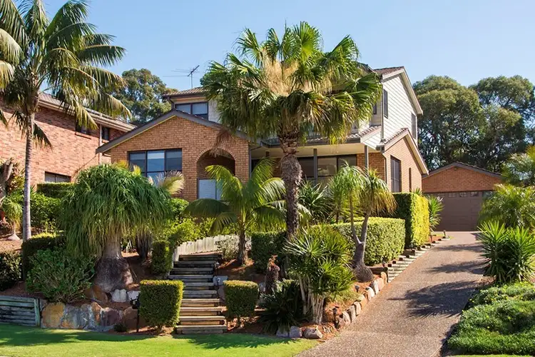 11 Mariner Road, Illawong NSW 2234